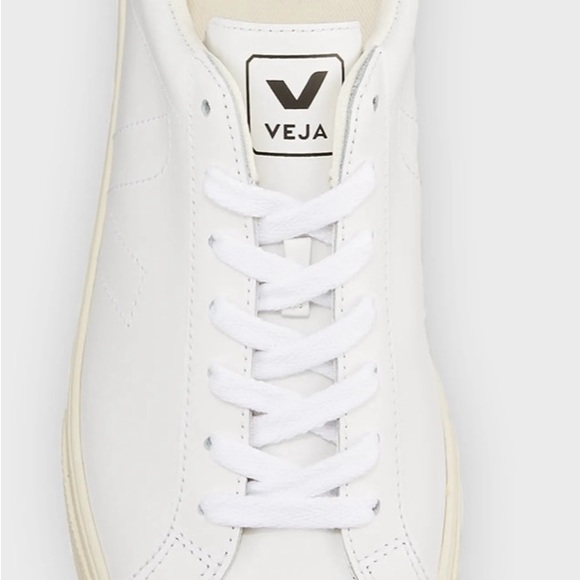 Women’s Veja shoes - Picture 2 of 6